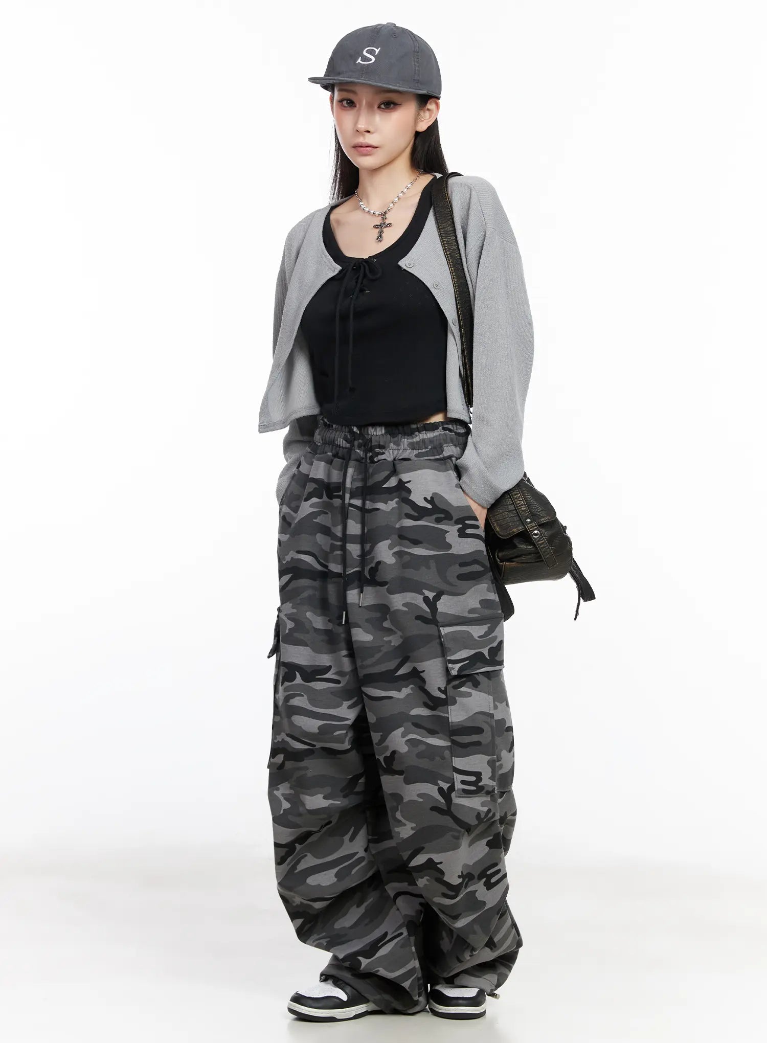 street-style-camo-wide-cargo-pants-cm519