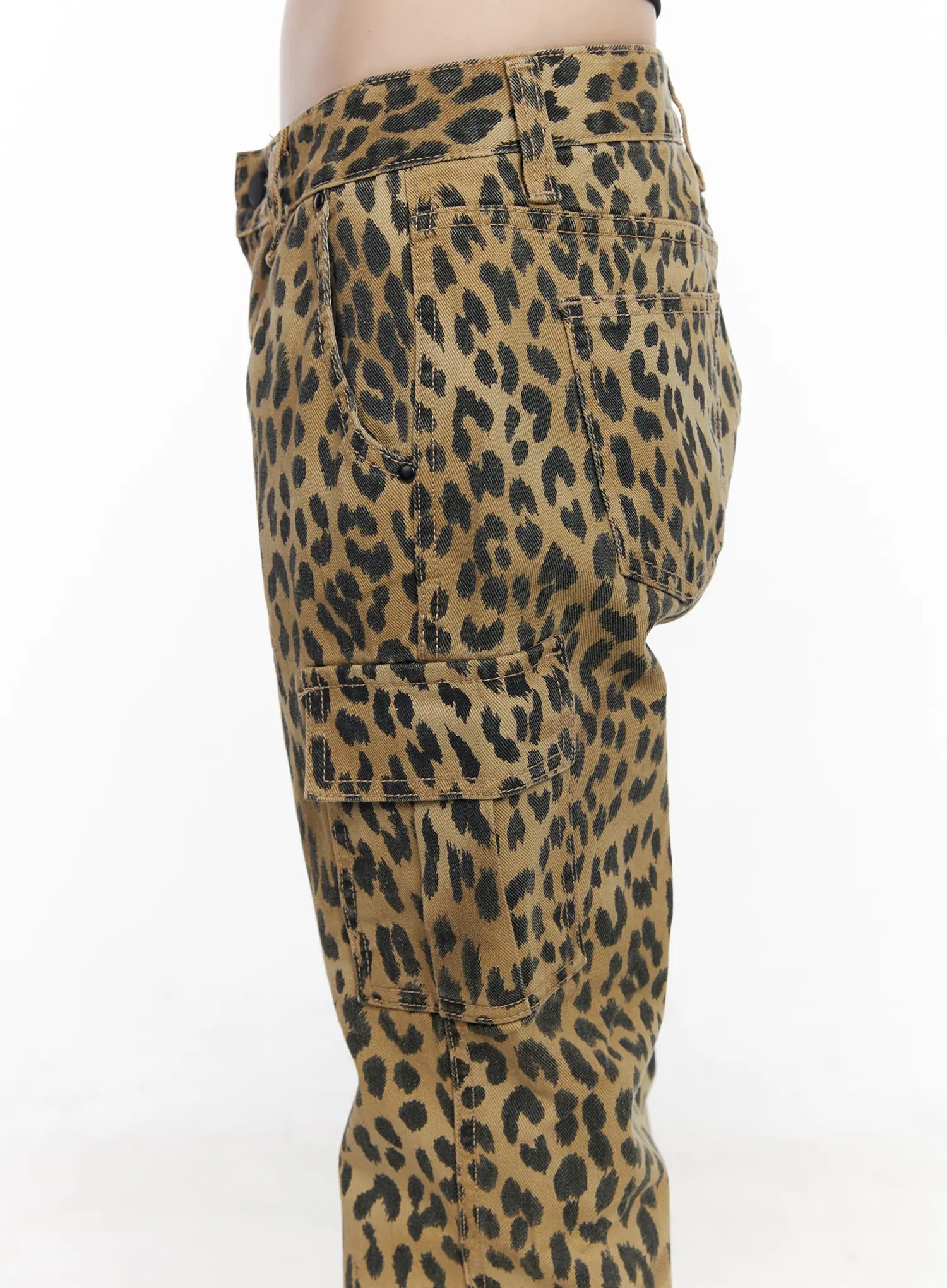 animal-print-bootcut-pants-cm526
