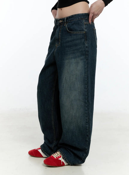 hunter-washed-wide-leg-jeans-cn517