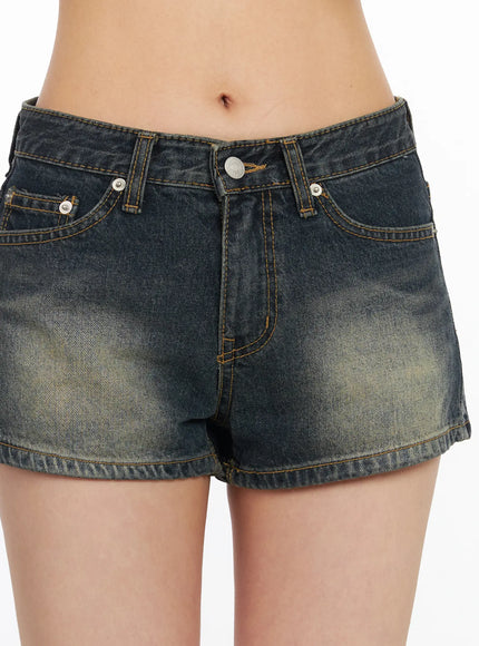 low-rise-dark-vintage-wash-denim-shorts-cm517
