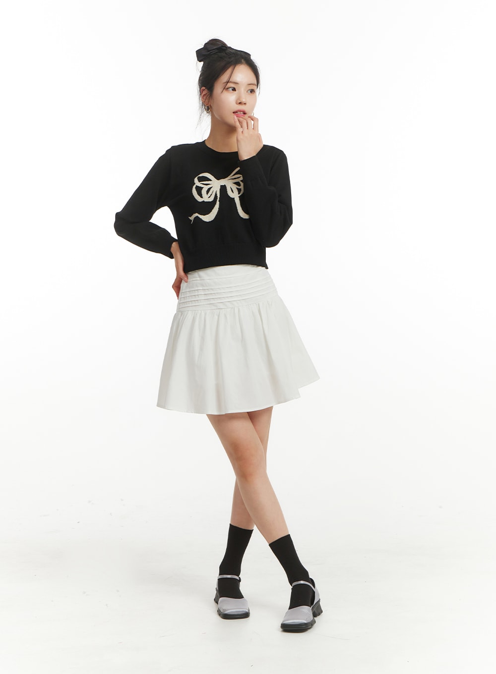 ribbon-graphic-sweater-crop-top-om404