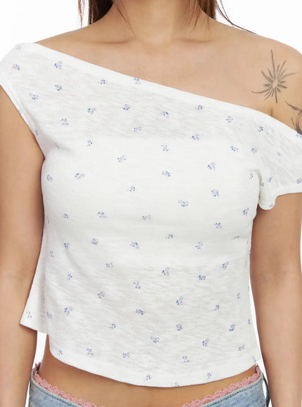 asymmetric-floral-off-shoulder-crop-top-iy514