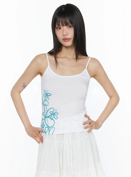 floral-embroidered-sleeveless-top-iy525
