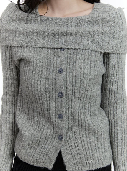 square-neck-buttoned-sweater-cj520