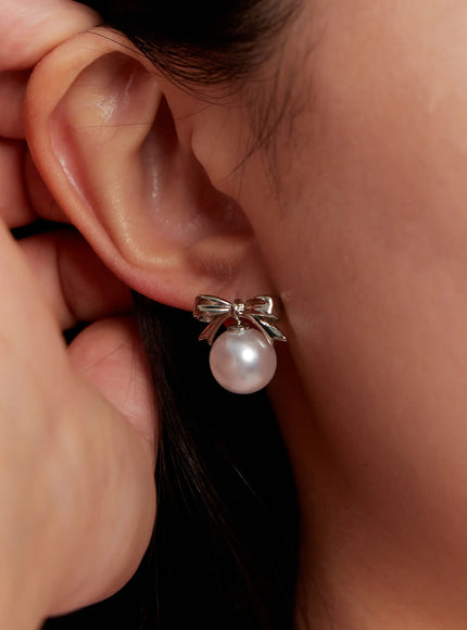 faux-pearl-bow-stud-earrings-io527