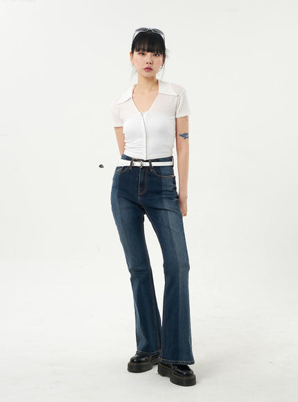 Bootcut-Jeans in dunkler Waschung CA328