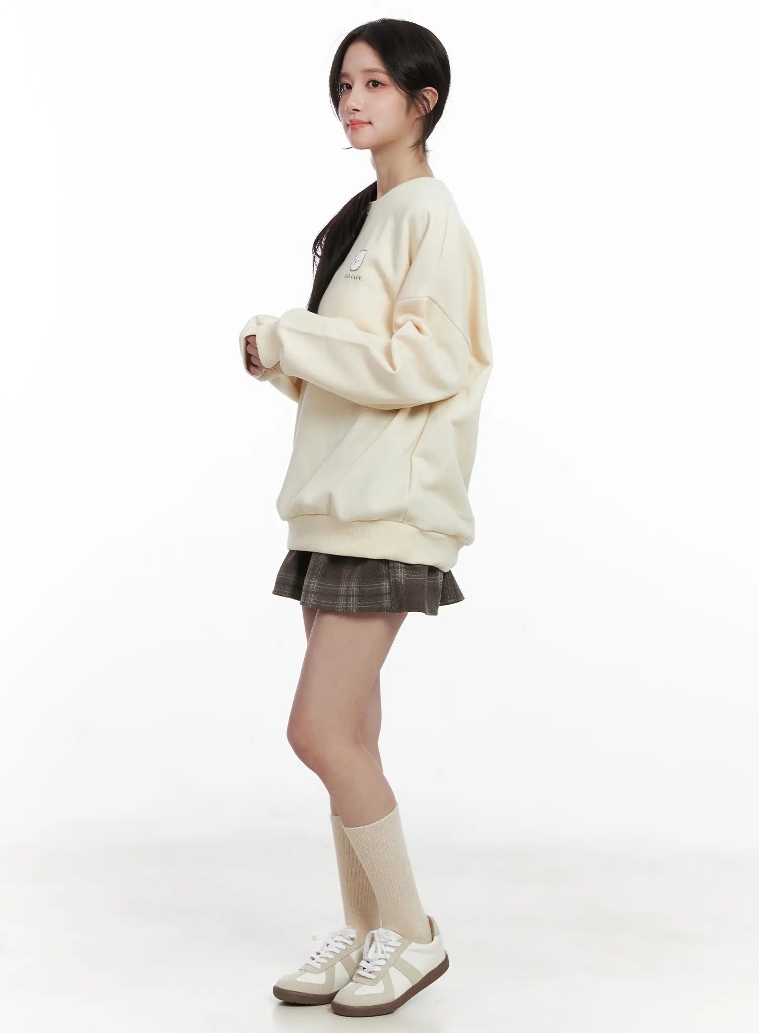 bear-cafe-graphic-sweatshirt-cn527