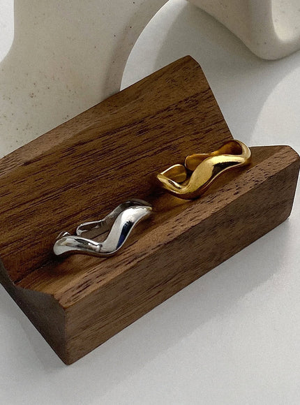 newton-flowing-curve-ring-ia524