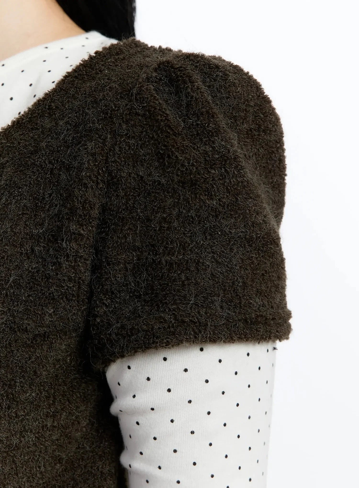 textured-knit-shoulder-puff-short-sleevecardigan-im513