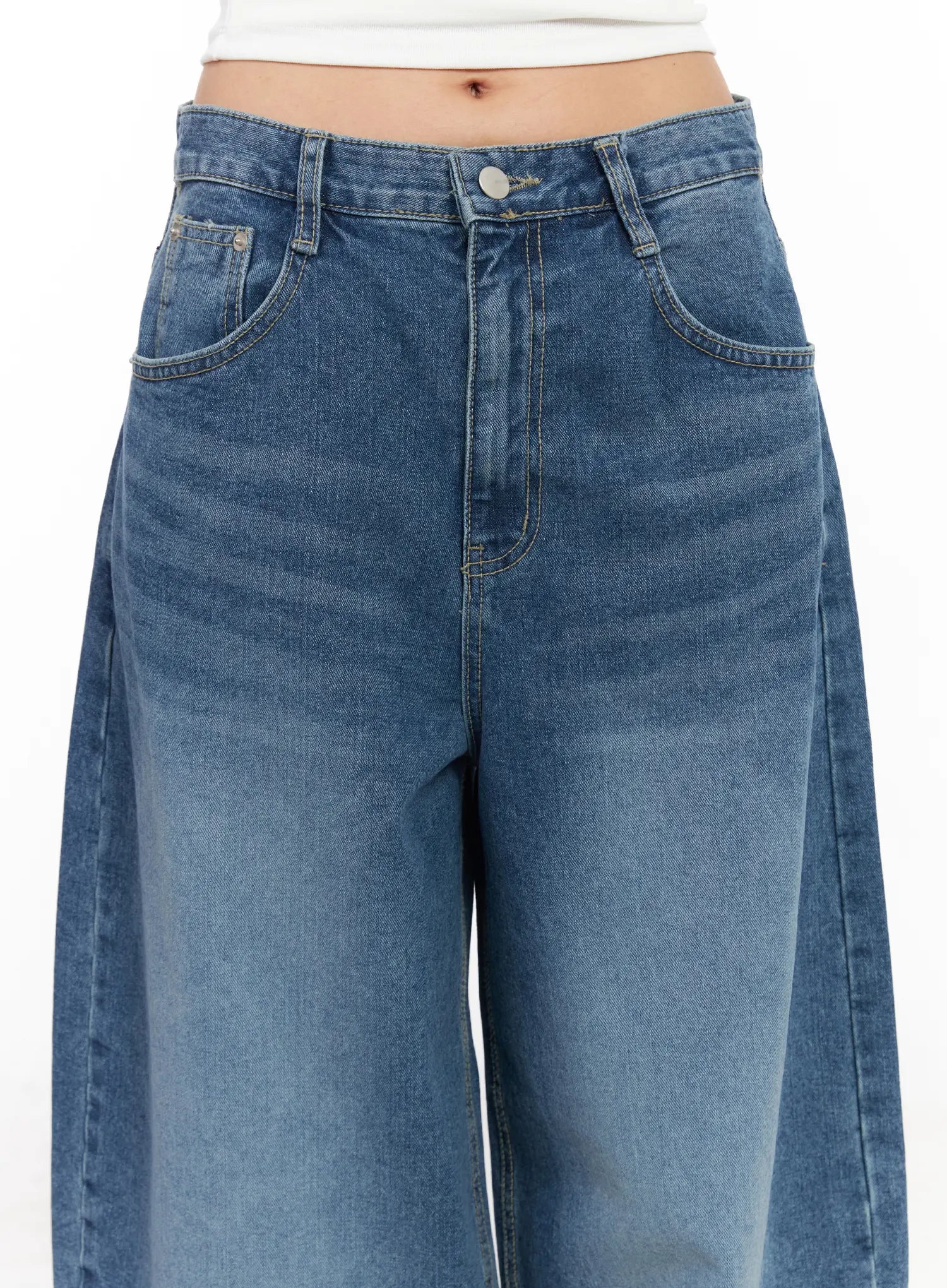 Jieu Vintage-Washed Wide Leg Jeans CM516