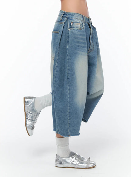 side-pintuck-washed-bermuda-shorts-ca514