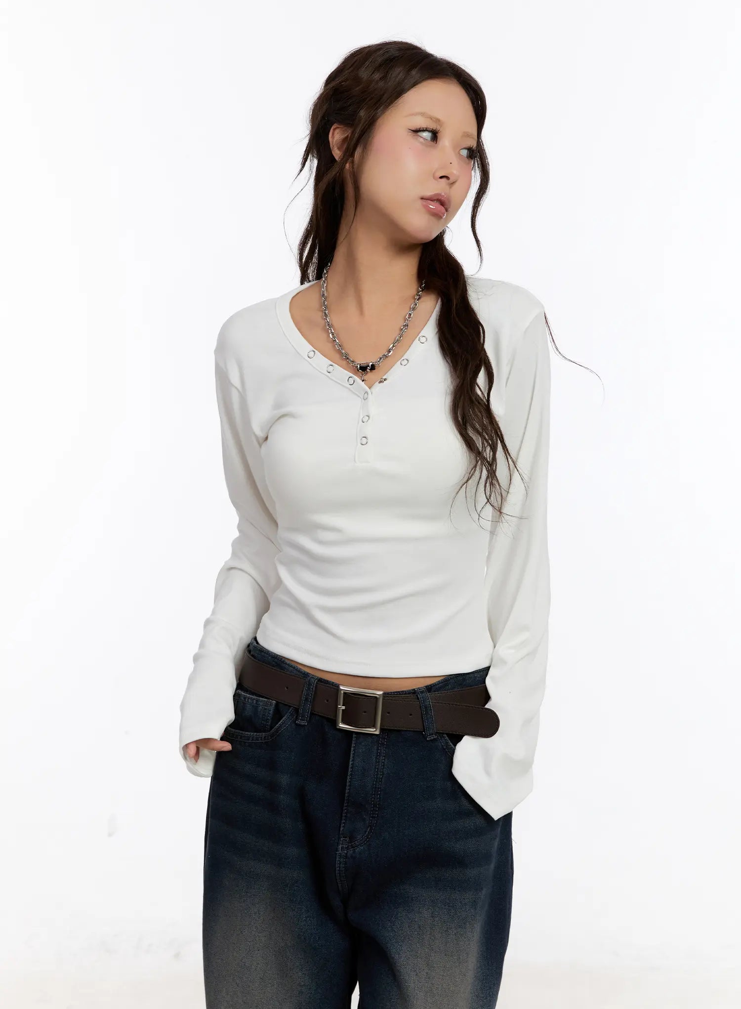 v-neck-buttoned-slim-long-sleeve-tee-cn527