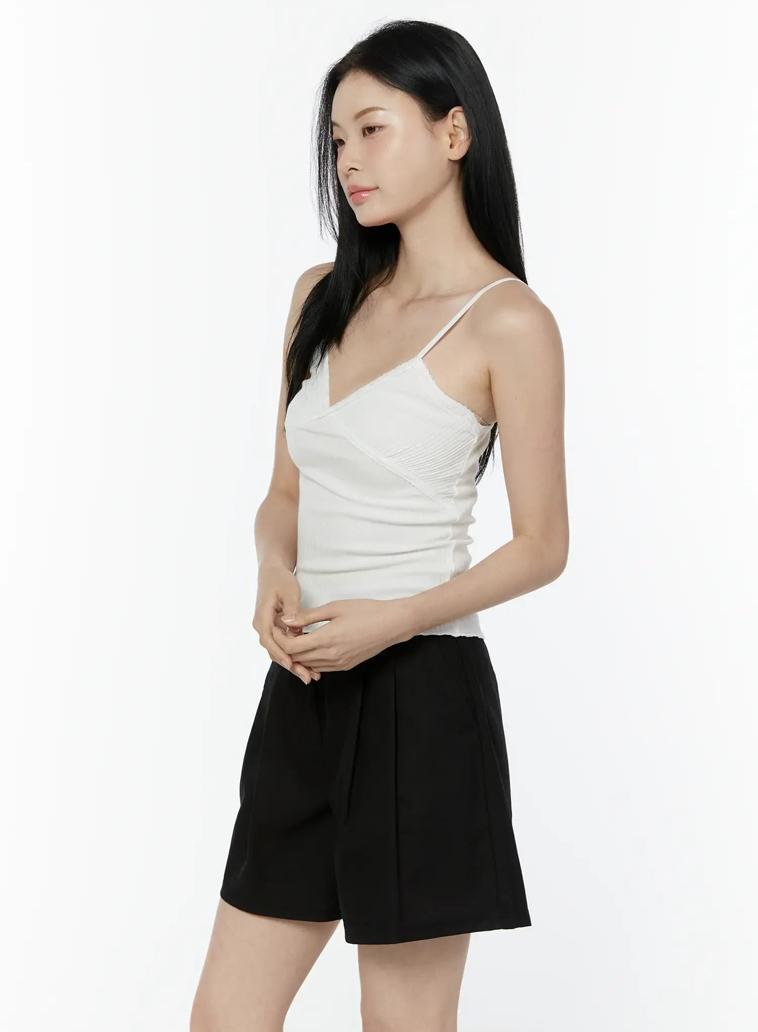 ruffled-lace-trim-cami-top-iu505