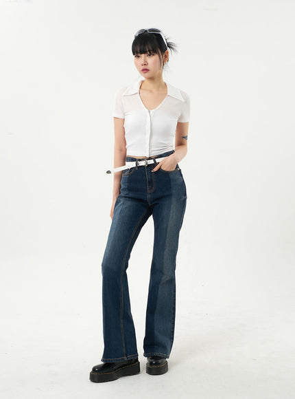 Bootcut-Jeans in dunkler Waschung CA328