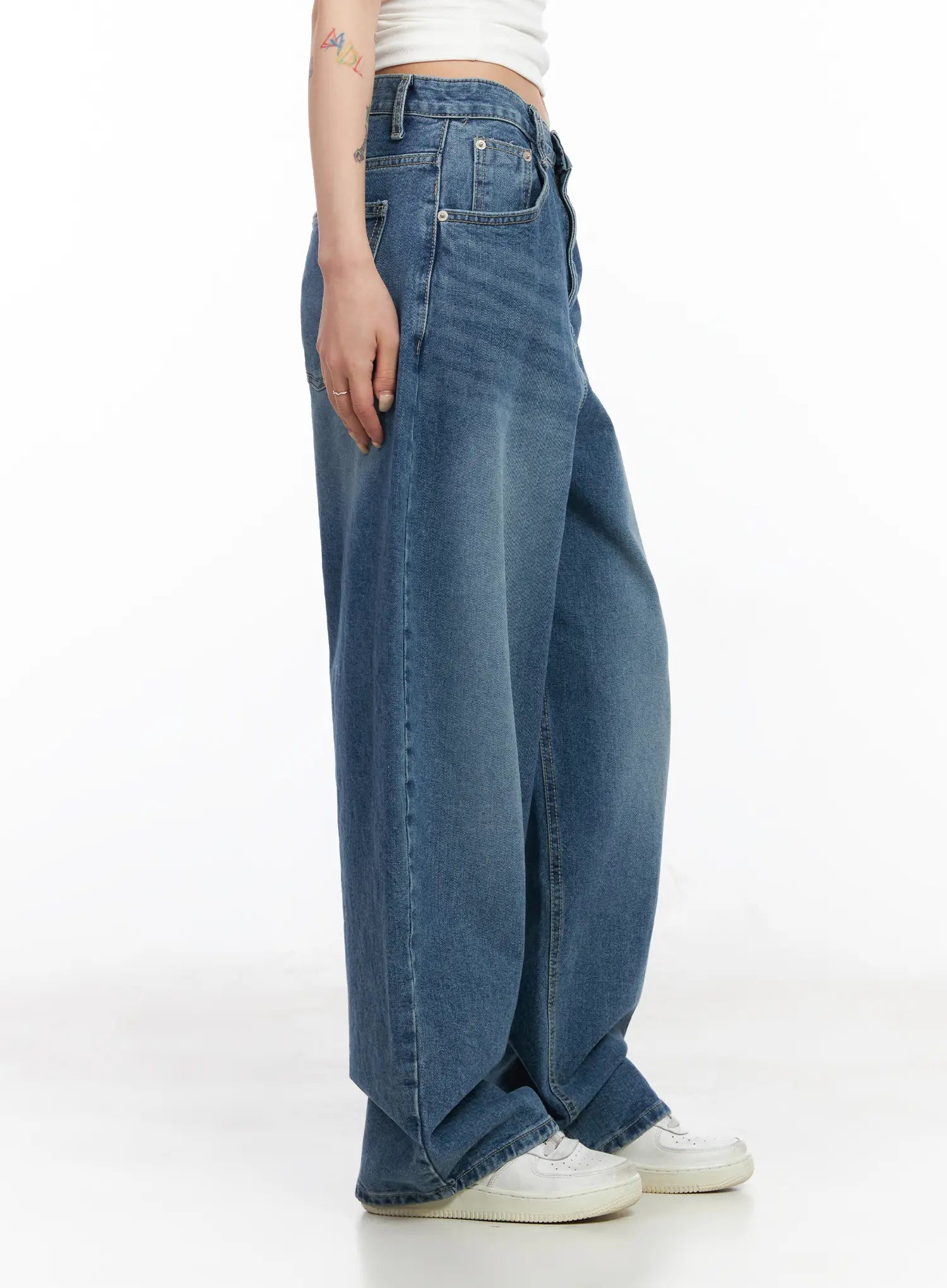 Jieu Vintage-Washed Wide Leg Jeans CM516
