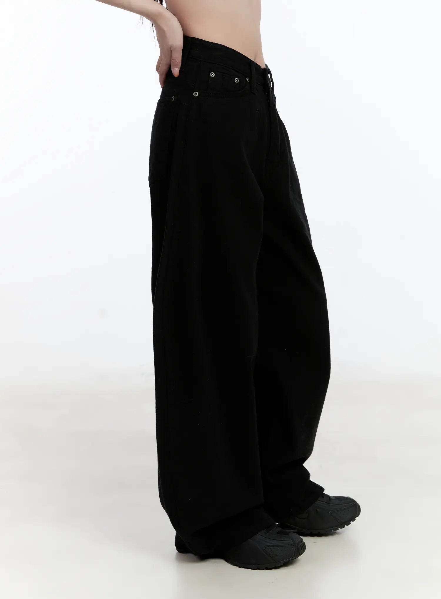 studded-wide-leg-fleece-lined-pants-cn525