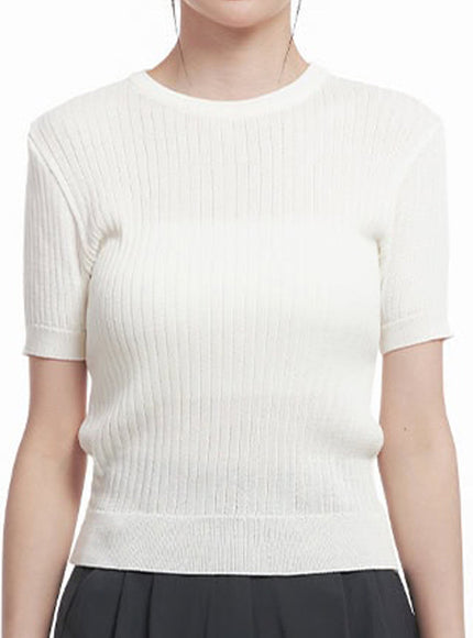 essential-ribbed-knit-top-iy513