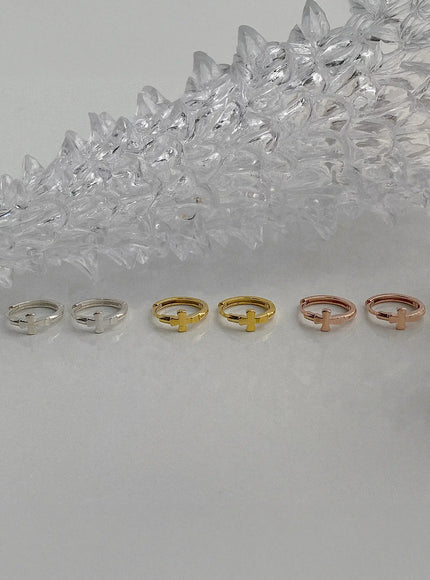 bishop-cross-snap-earrings-iu506