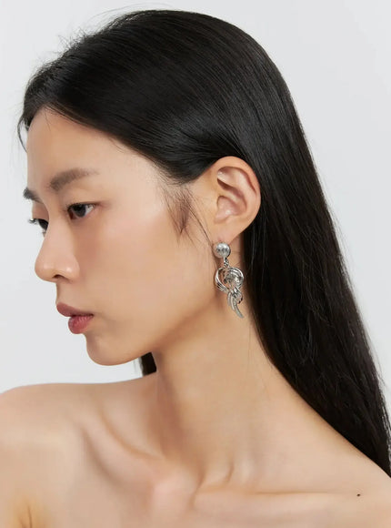 bold-knot-earrings-is515