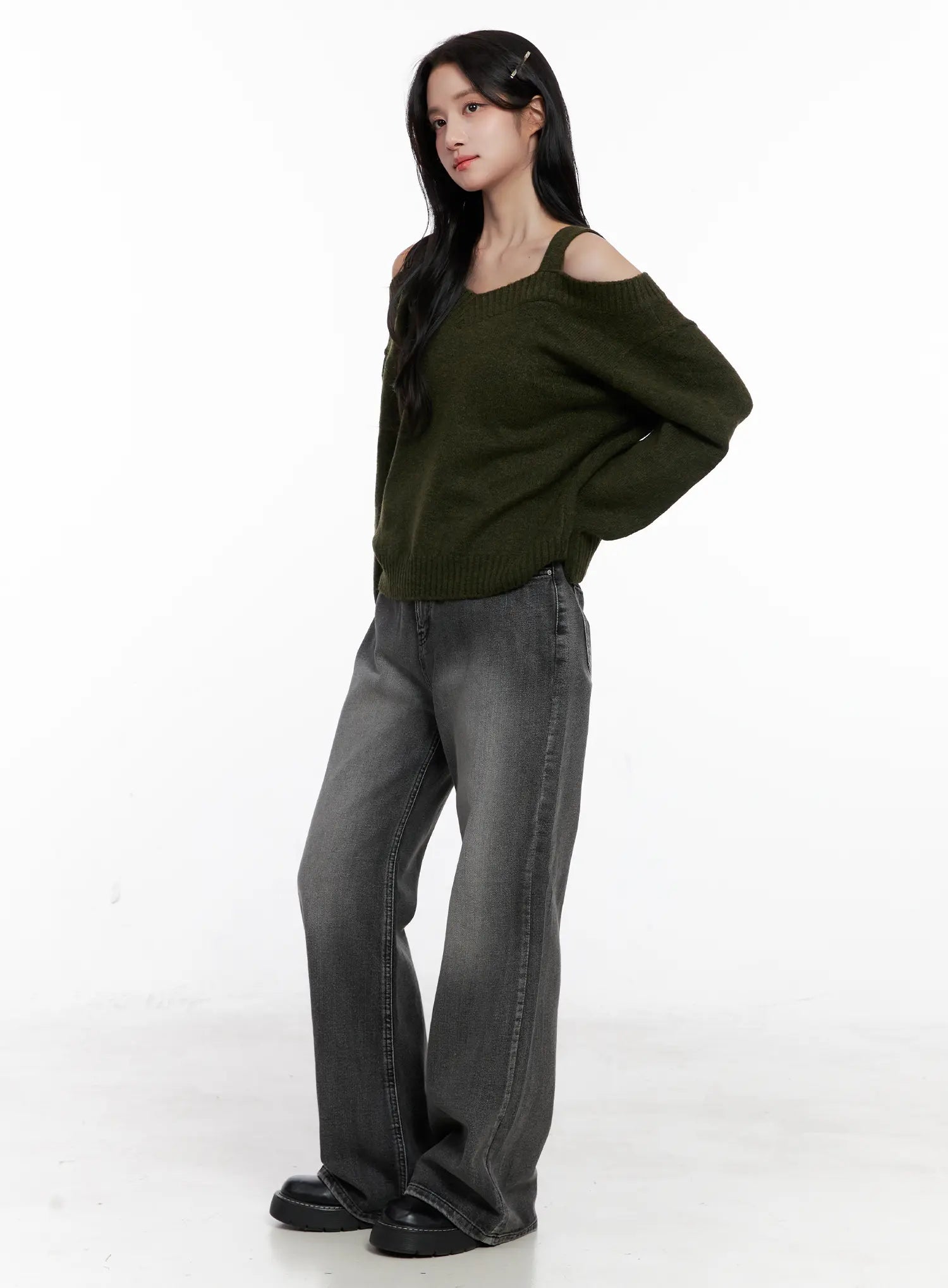 v-neck-off-shoulder-knit-sweater-co524