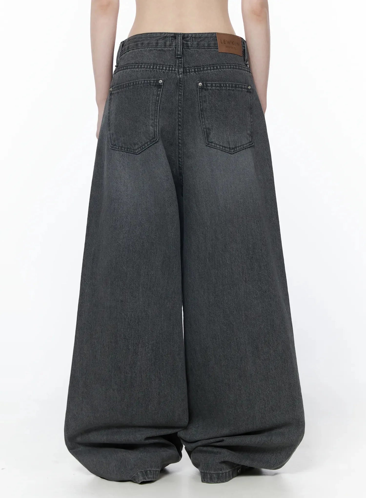 shia-vintage-wash-wide-leg-jeans-iy514