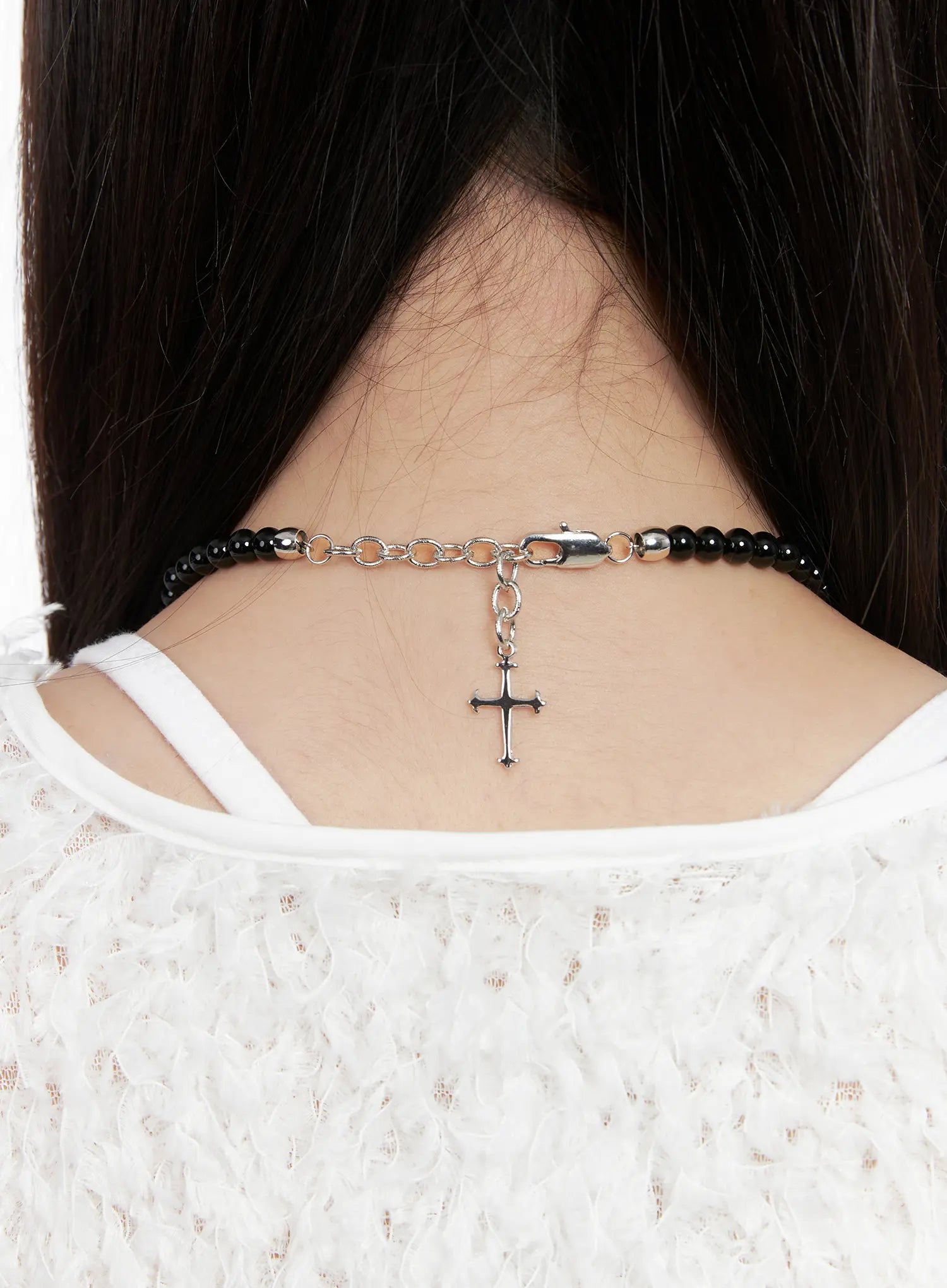 elegant-beaded-pendant-necklace-black-cn511