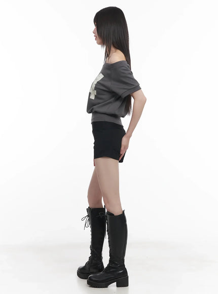 asymmetric-graphic-relaxed-fit-crop-top-cu518