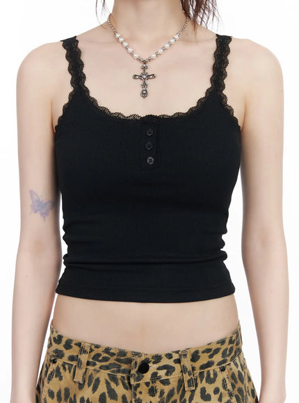 lace-trim-ribbed-sleeveless-top-cm526