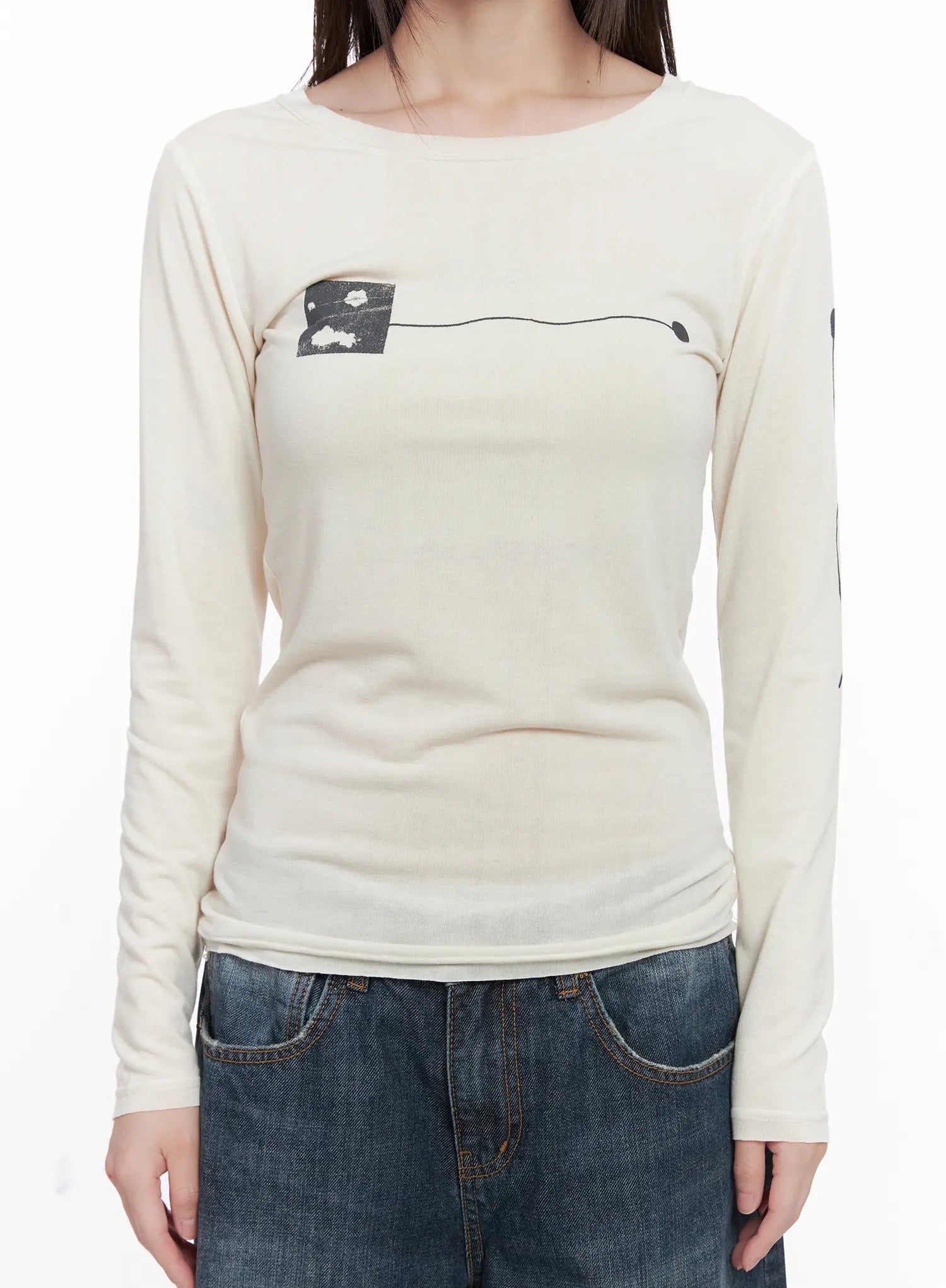 u-neck-graphic-long-sleeve-cn510
