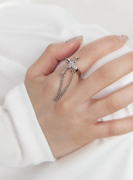 cross-chain-ring-cf525