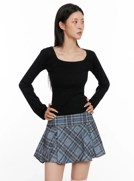 wide-neck-fitted-long-sleeve-top-is508