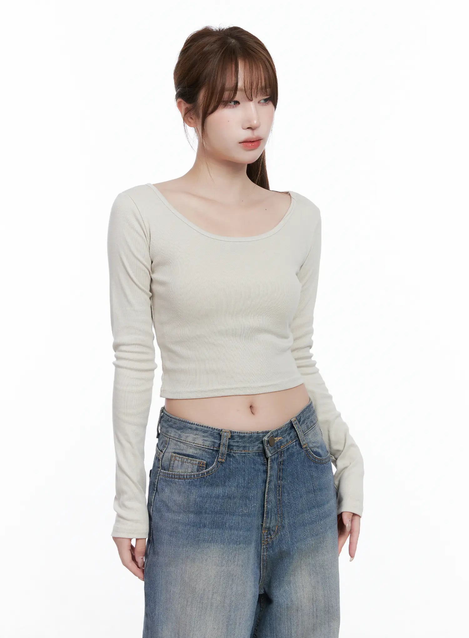 basic-u-neck-long-sleeve-crop-tee-cg529