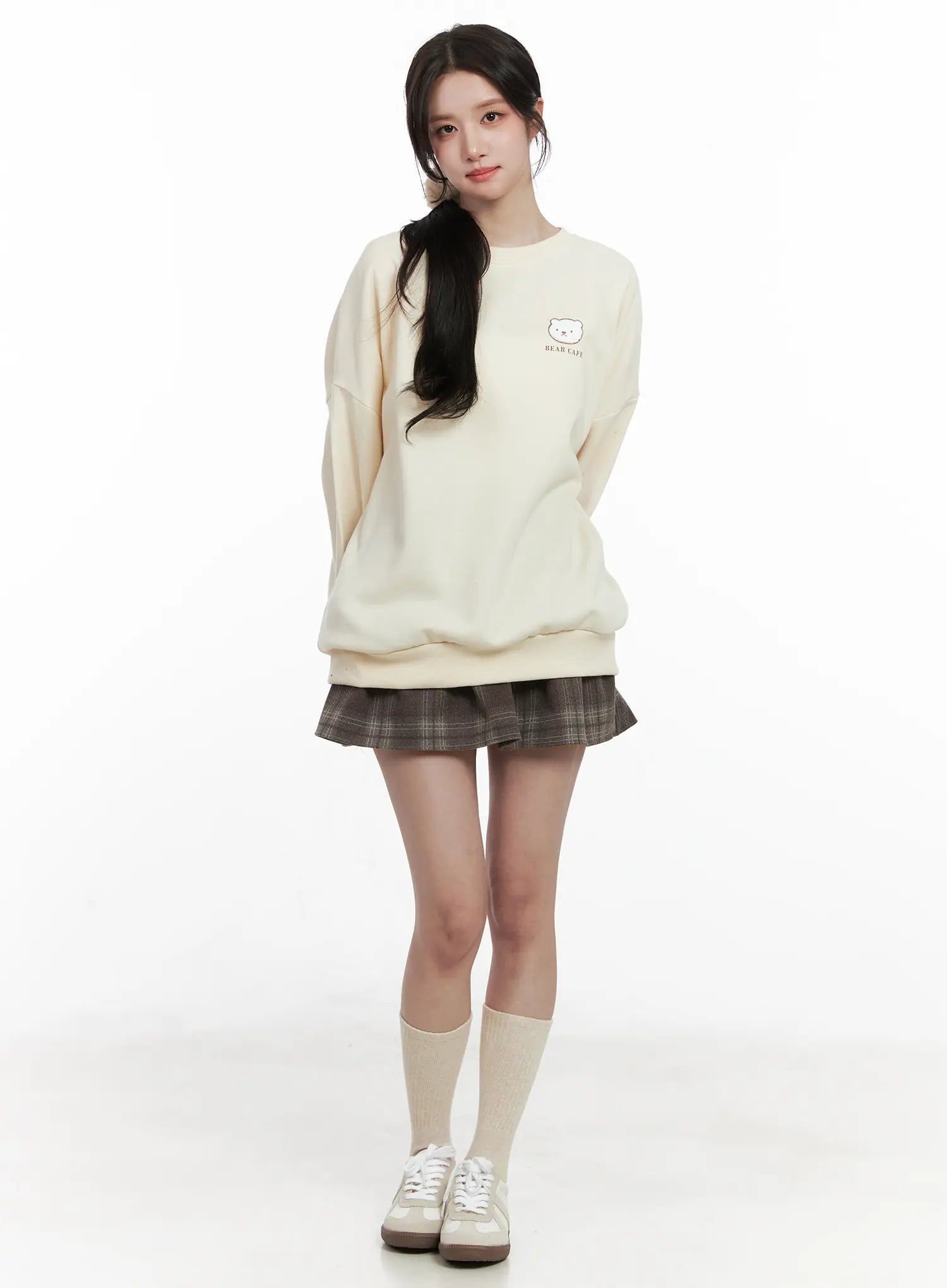 bear-cafe-graphic-sweatshirt-cn527