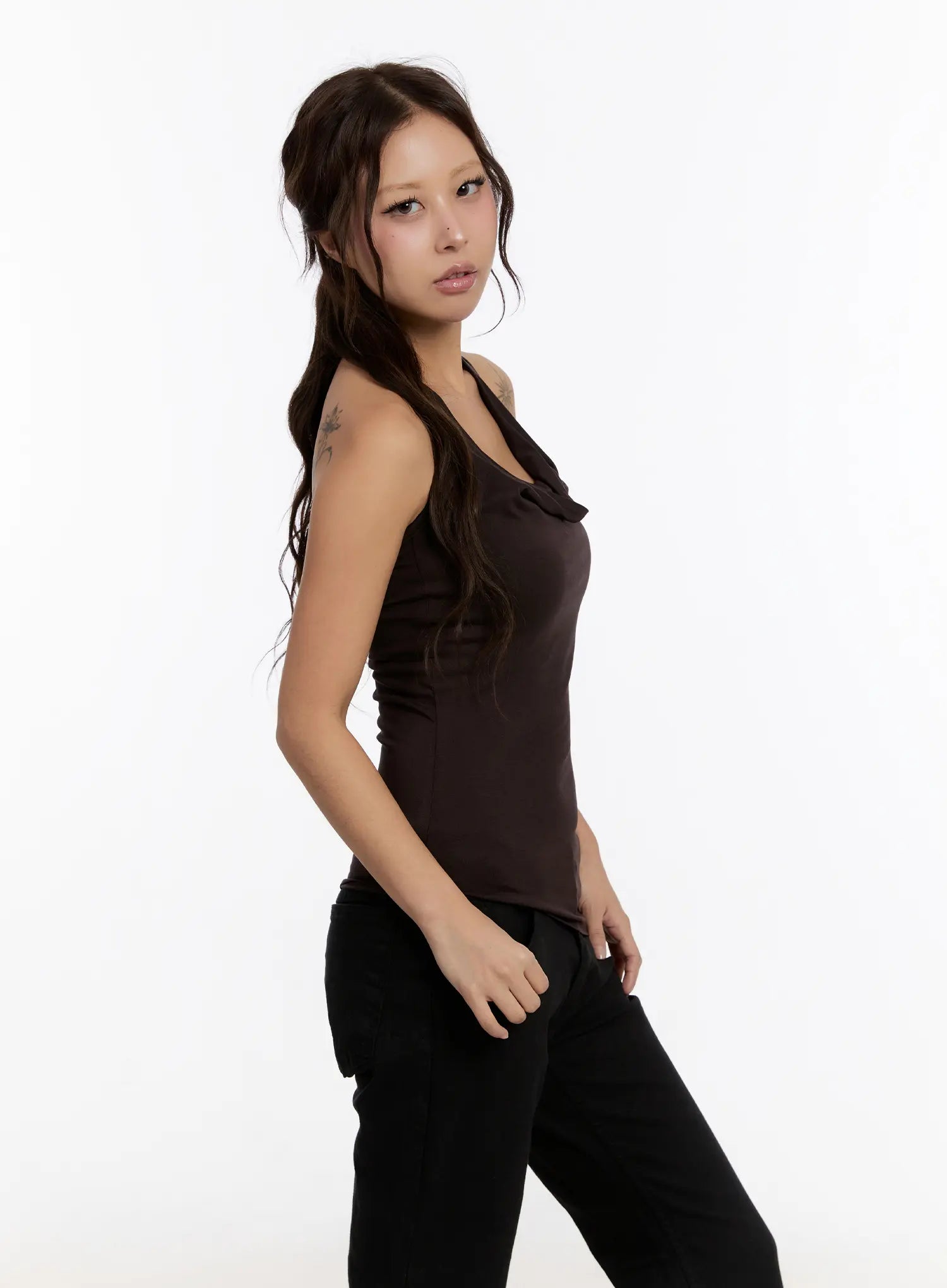 halter-neck-sleeveless-top-cn527