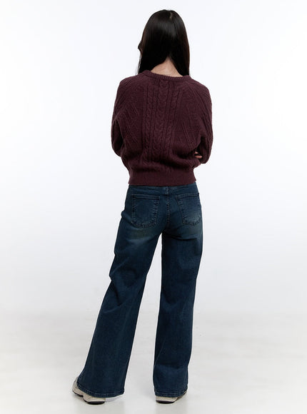 cable-knit-round-neck-sweater-on418