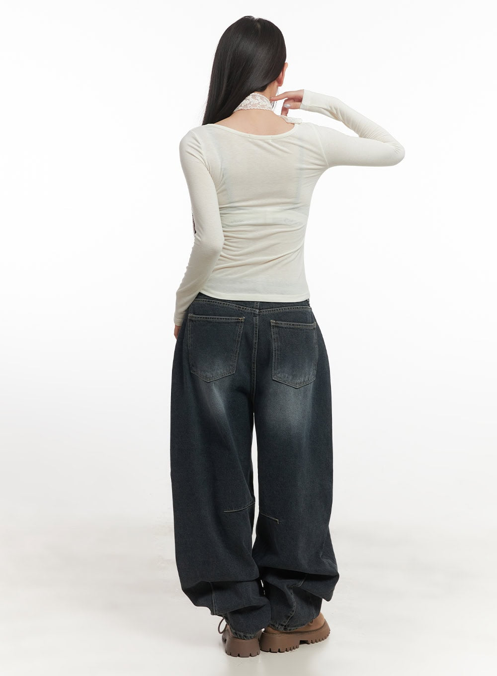 giselle-stitched-balloon-fit-jeans-cf526