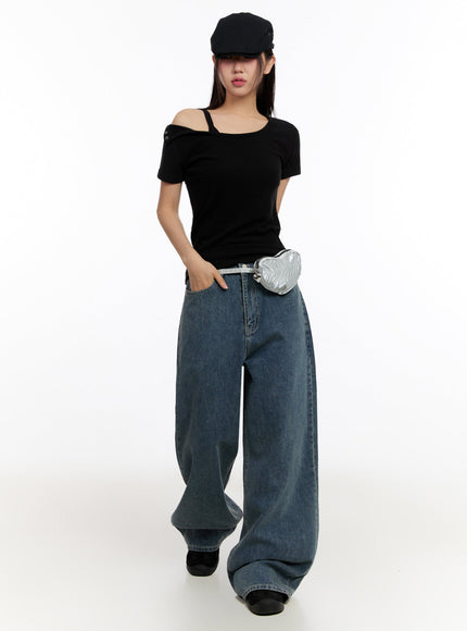 slim-fit-buttoned-u-neck-top-iu509