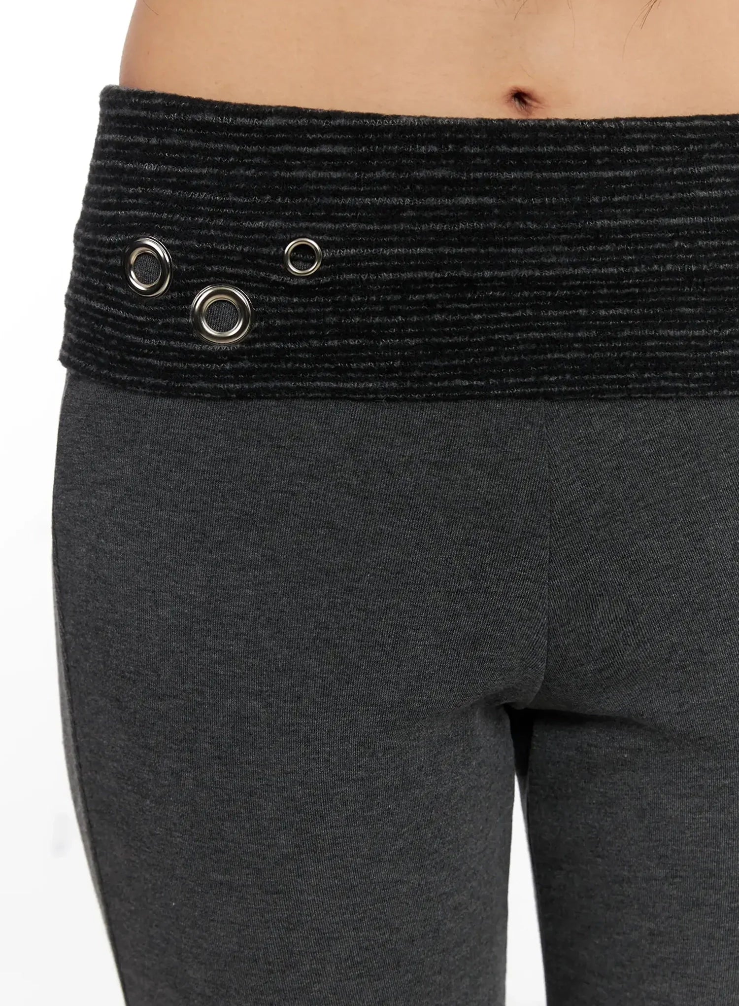 fleece-bootcut-sweatpants-in528