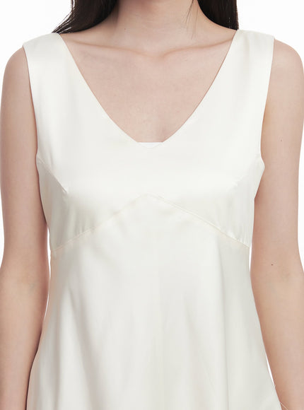 satin-v-neck-sleeveless-mini-dress-iy513-2