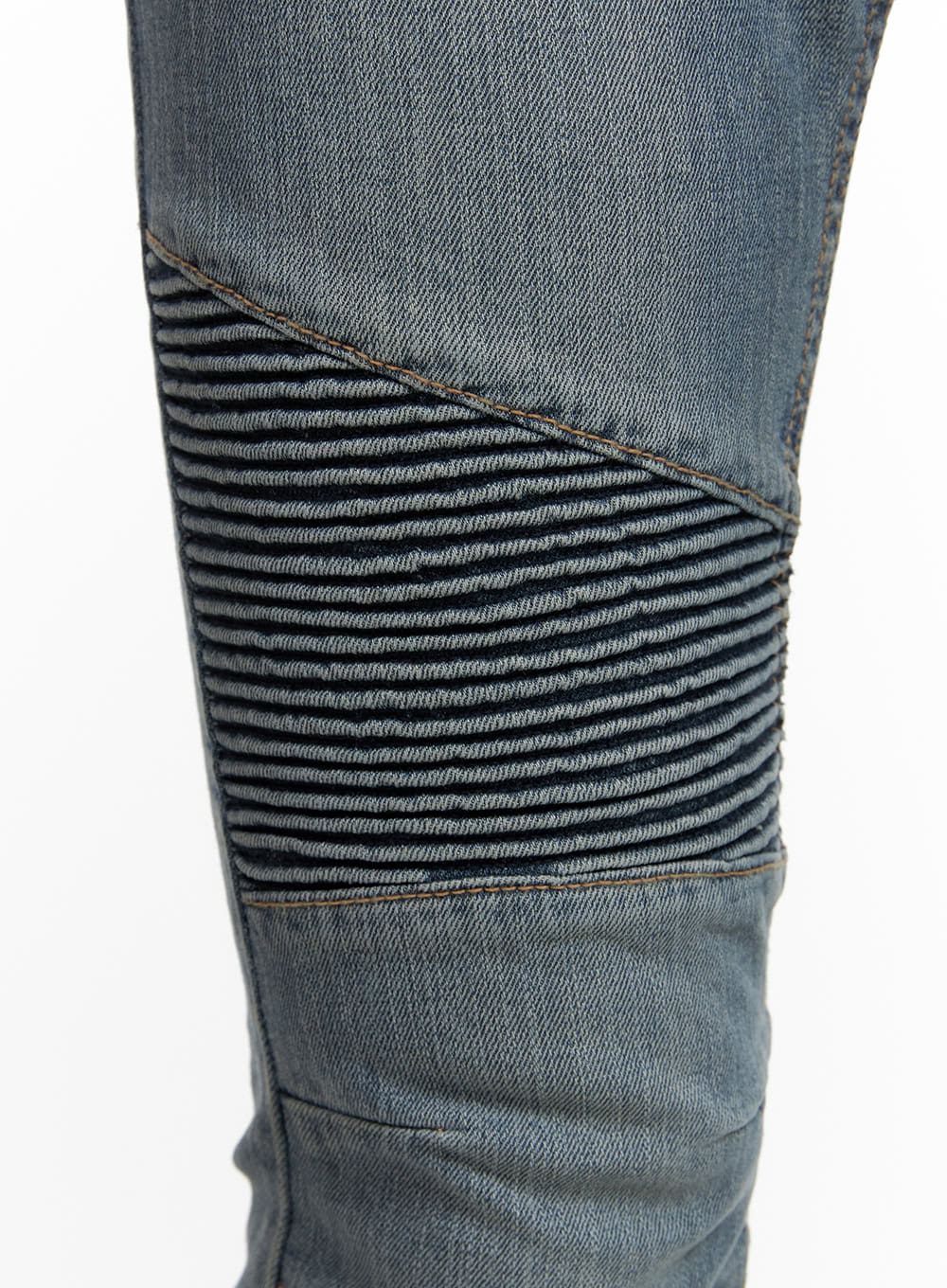 low-rise-slim-bootcut-jeans-cy430