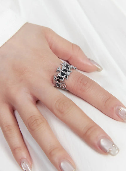 gothic-bold-cross-ring-cf525