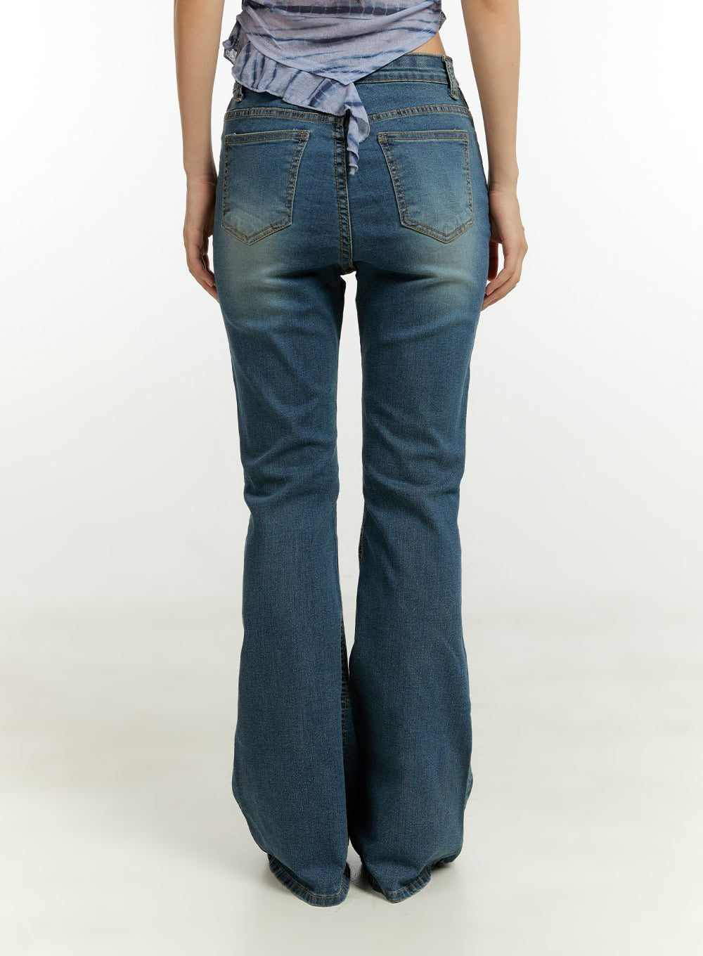 basic-slim-fit-bootcut-jeans-cu428