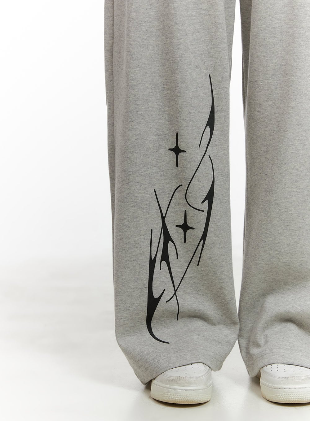 cozy-banded-graphic-sweatpants-cg423