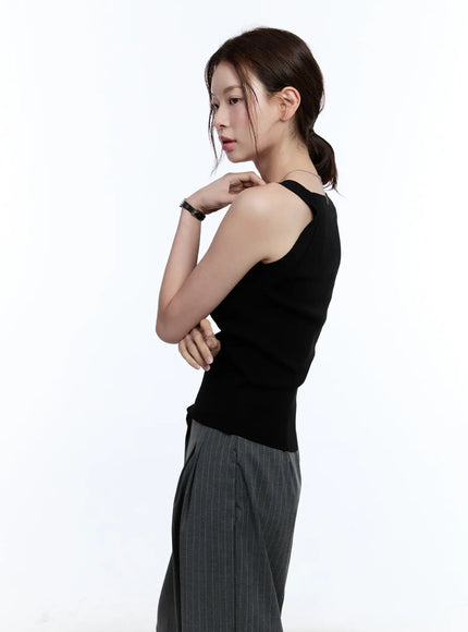 slim-fit-sleeveless-sweater-cu513