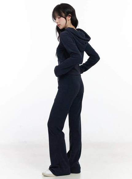 velour-cropped-long-sleeve-graphic-hoodie-cj526