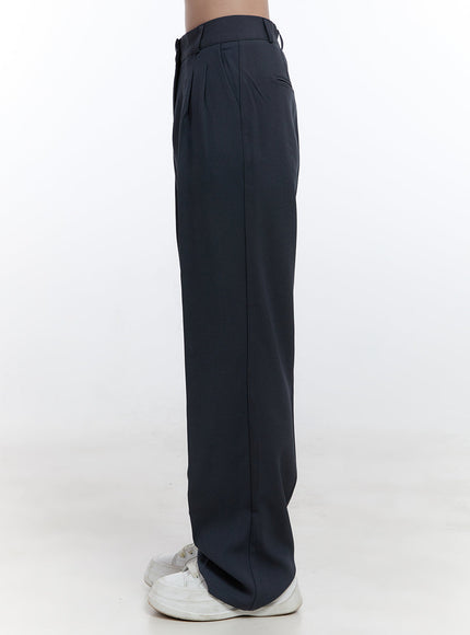 pintuck-straight-fit-slacks-on418