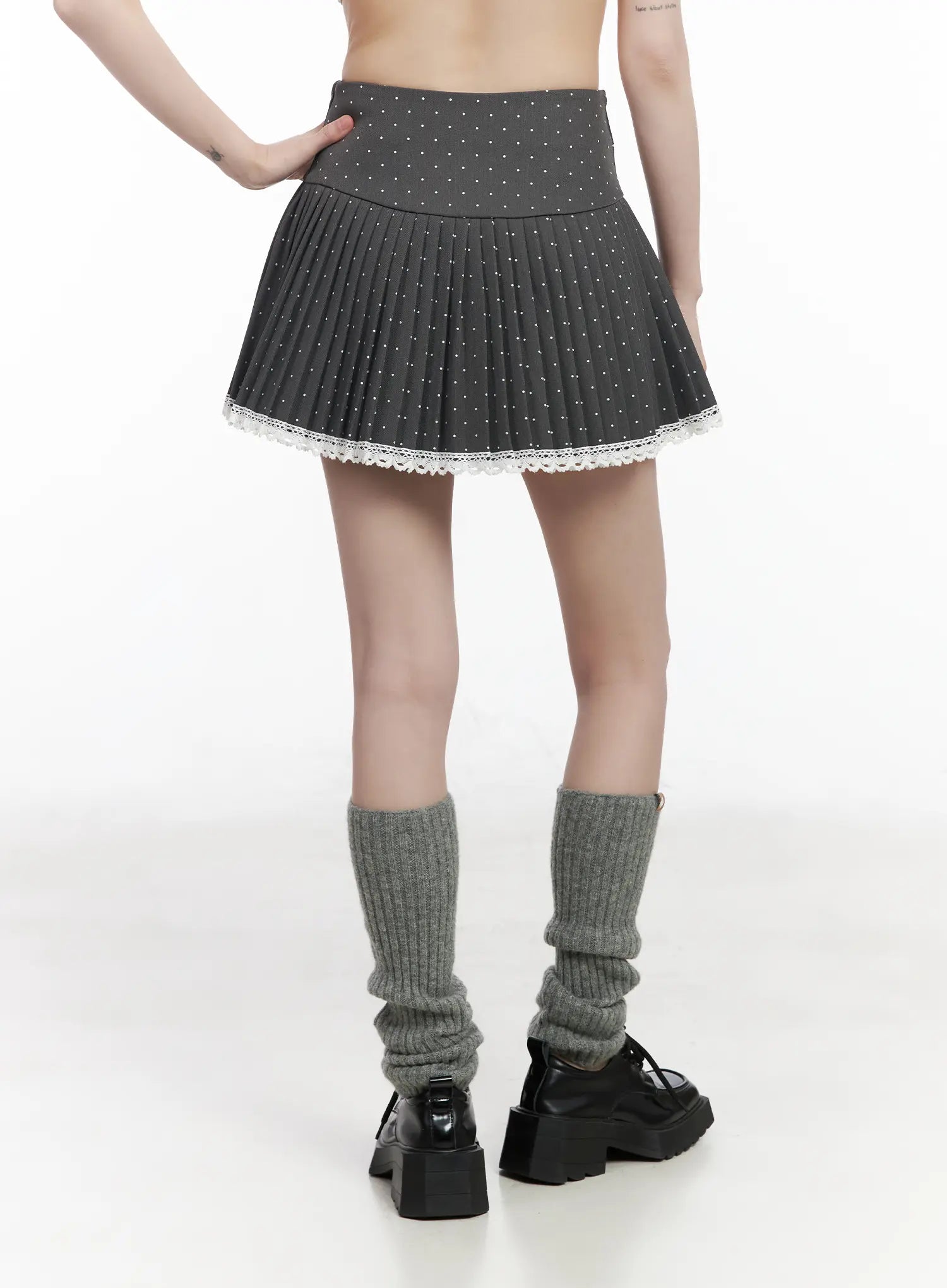 lace-trim-polka-dot-pleated-mini-skirt-cm525