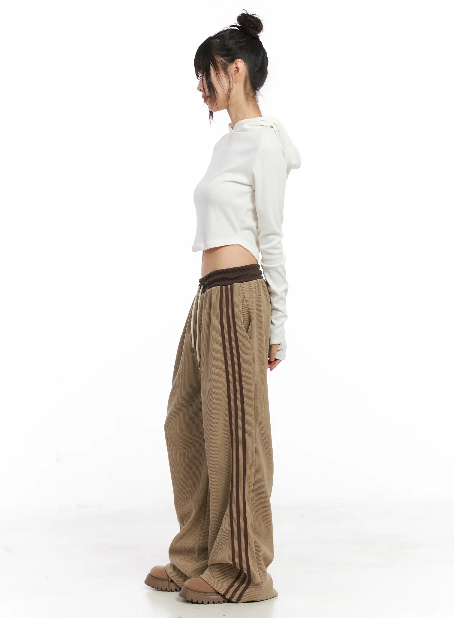 cozy-cropped-fleece-hoodie-cn521