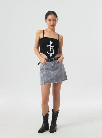 Thin Strap Graphic Top CM329