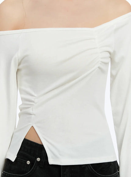 off-shoulder-ruched-long-sleeve-top-im513